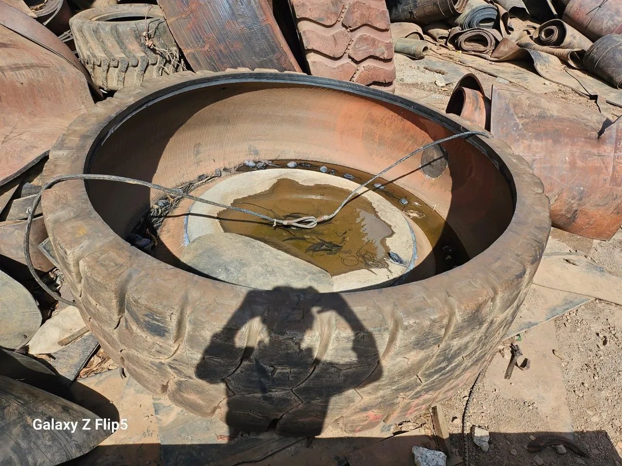 Bebedouro de pneu com capacidade até 3000litrps de água. - Foto 2