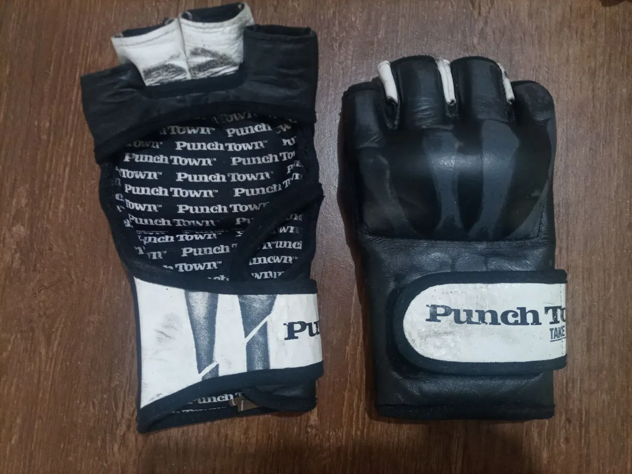 Luvas de MMA em couro legítimo (cada par)
