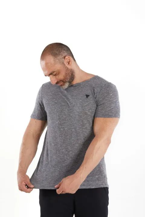Camiseta Básica Unisex Rebell Cinza - Foto 3