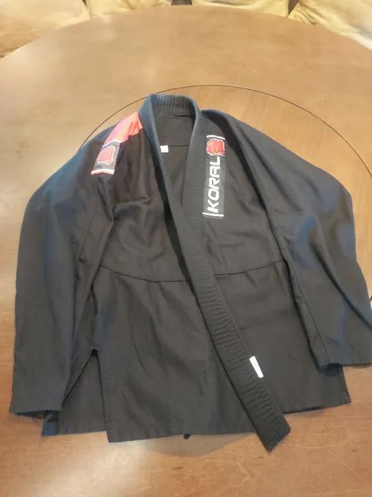 Kimono Jiu-Jitsu Koral Icon Color - Adulto Tamanho A2 - preto e faixa Branca Brinde - Foto 2