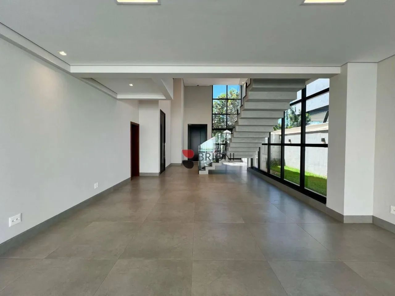 Casa sobrado alto padrão, com 353m², 4 quartos/suíte à venda em condomínio Alphaville, em - Foto 5