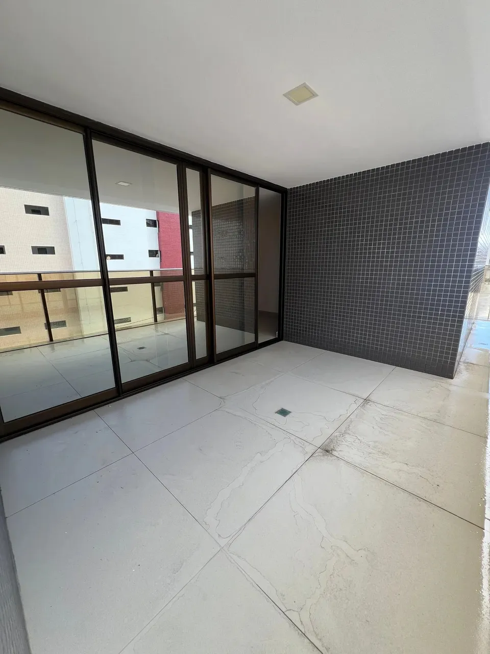 Imóvel para venda possui 235 metros quadrados com 4 quartos em Cabo Branco - João Pessoa -