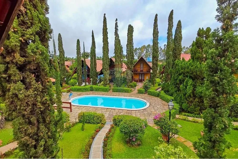 Casa com 3 suítes no charmoso condomínio Alpes Suíços à venda em Gravatá/PE