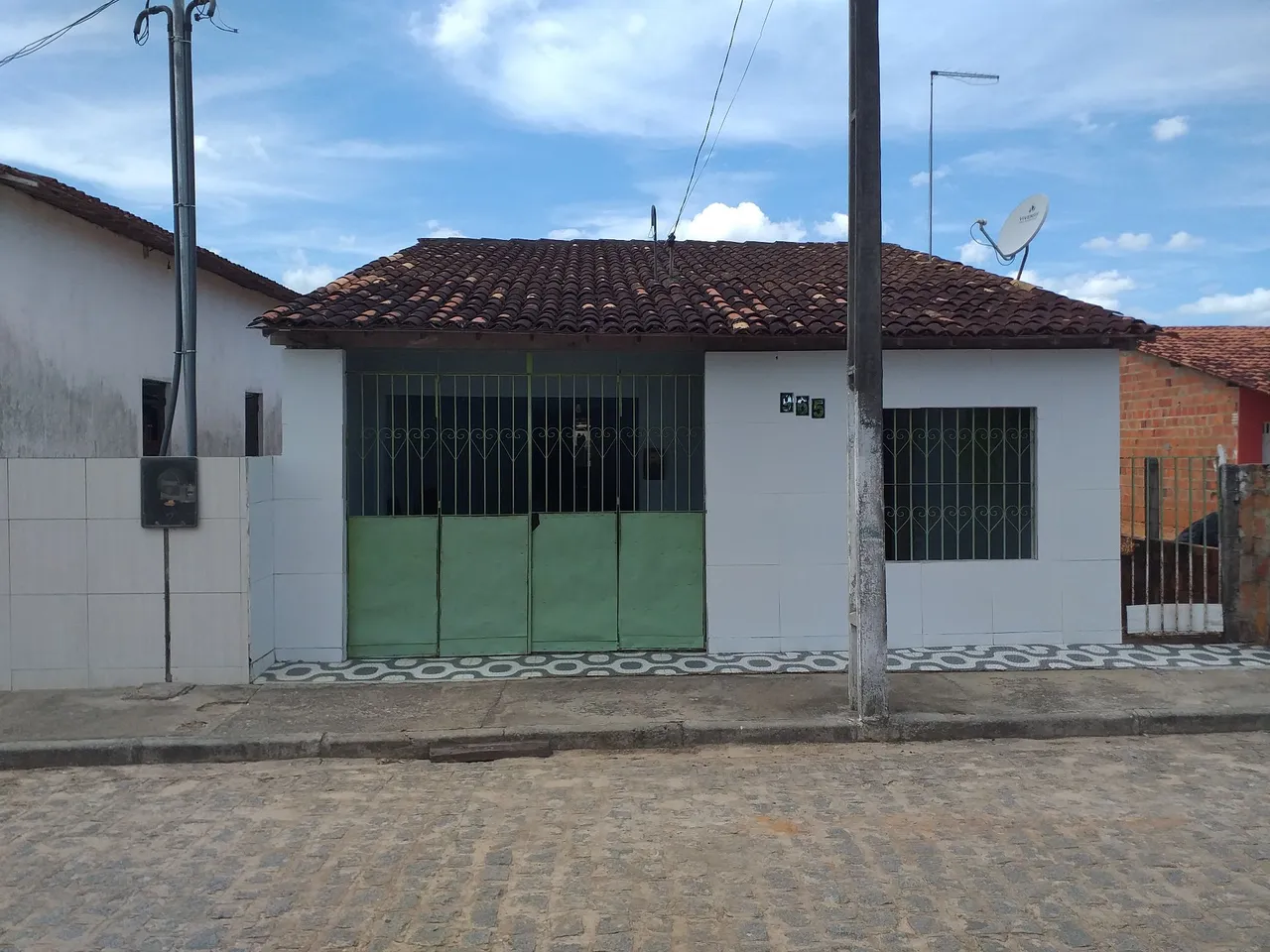 Vende-se casa com terreno