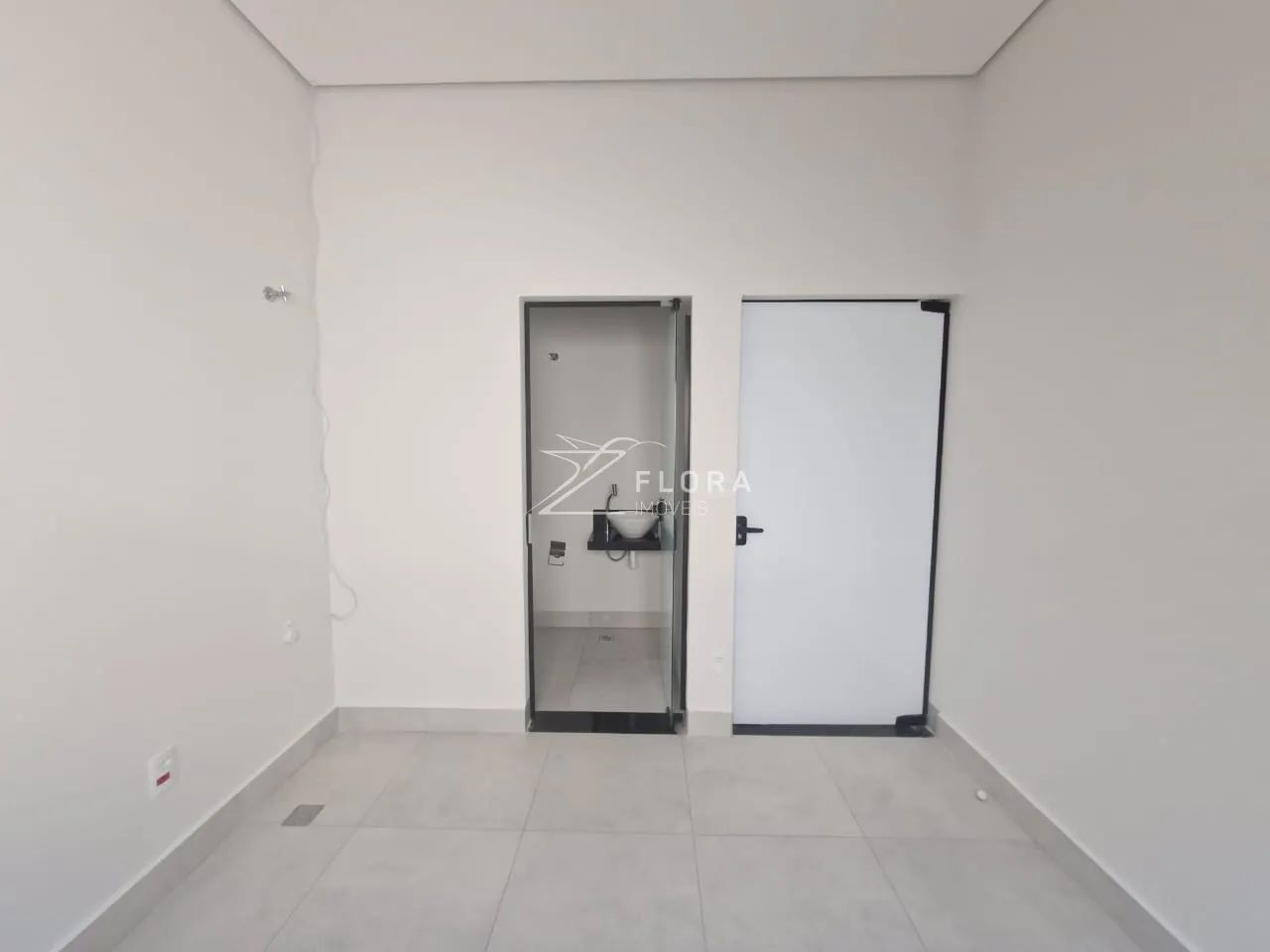 Espaço Comercial específico para área da Saúde, possui 12 salas, sendo 01 recepção, 01 sal - Foto 11