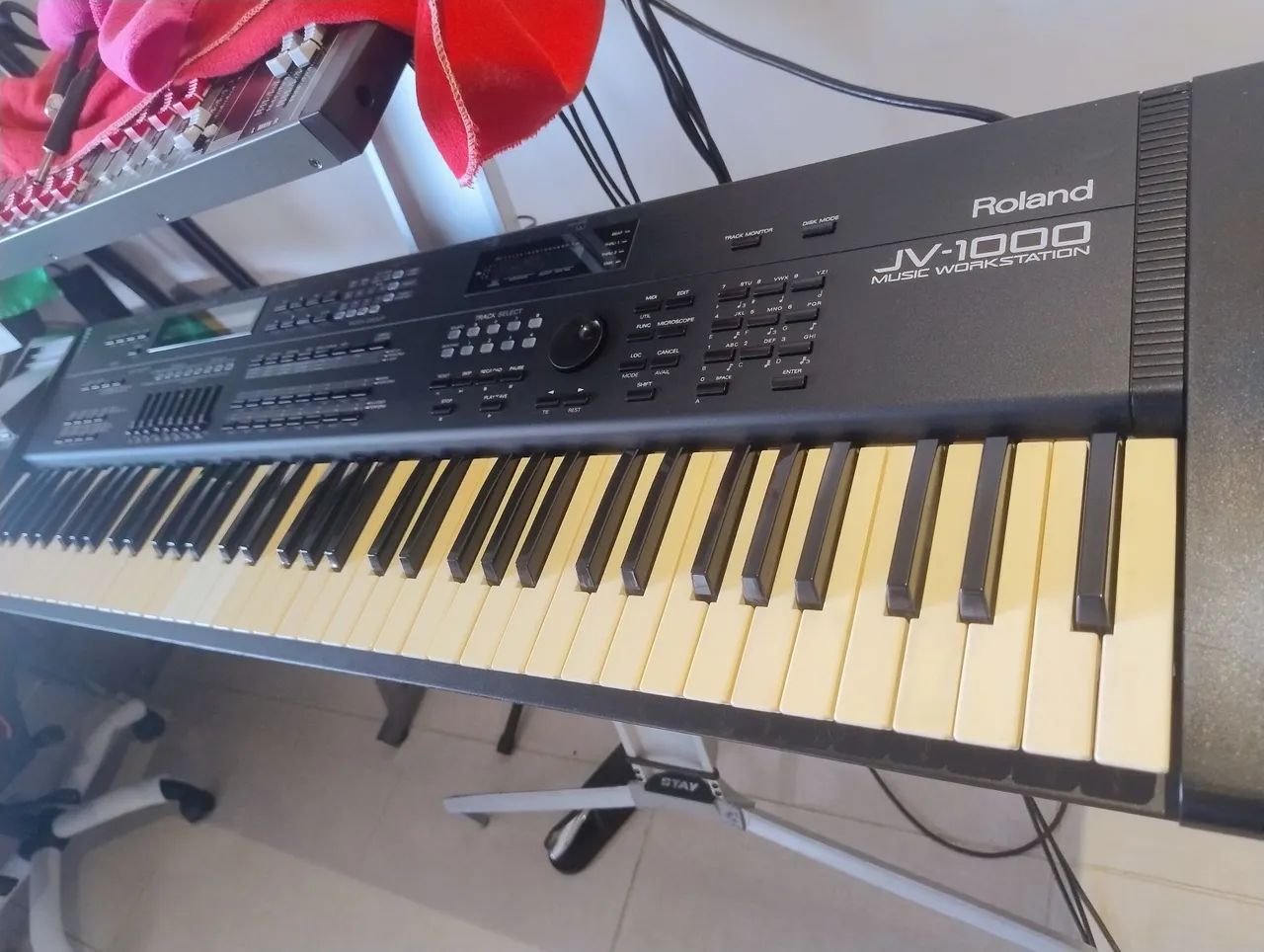 Teclado Roland JV1000 - Foto 2