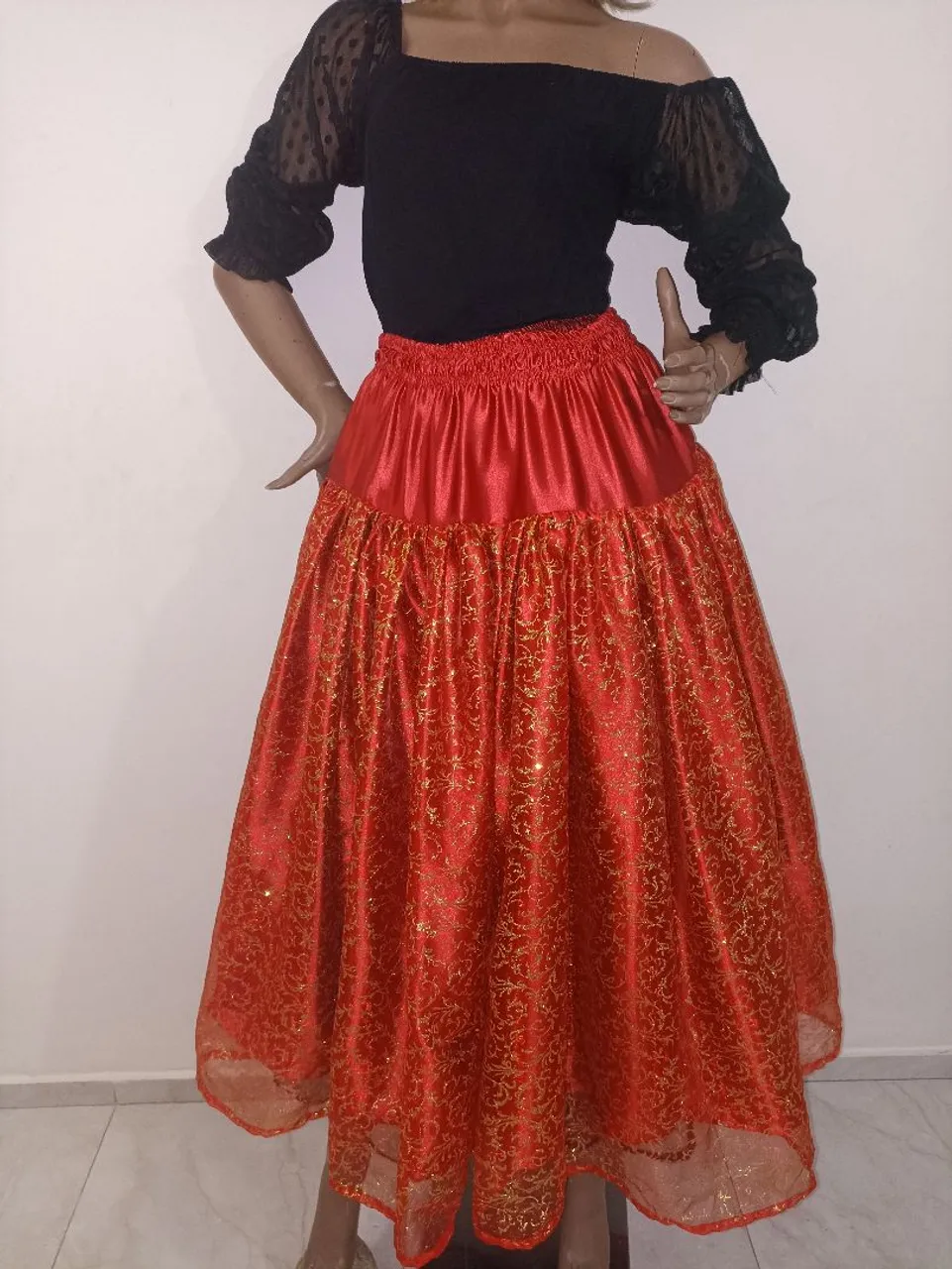 Saia Rodada Vermelha com Glitter