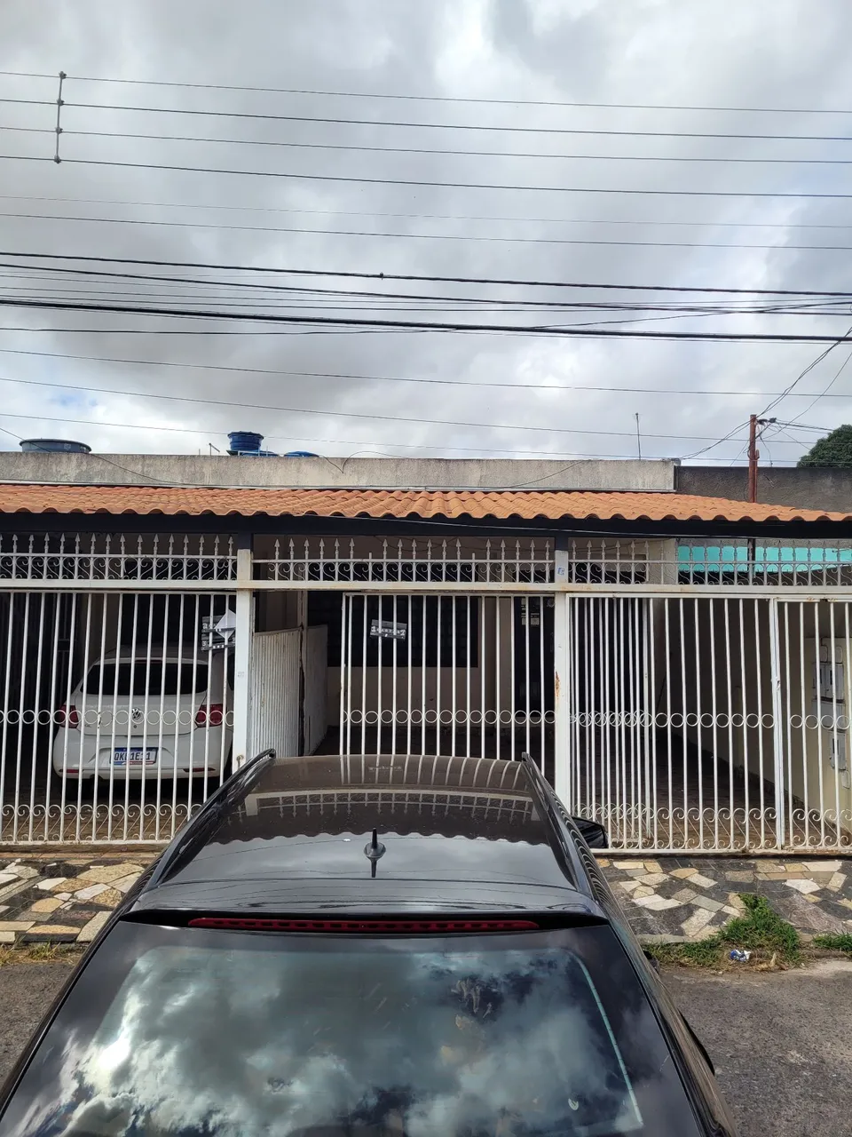 Alugo casa qe 24 frente ao metrô, guara 2 sem fiador
