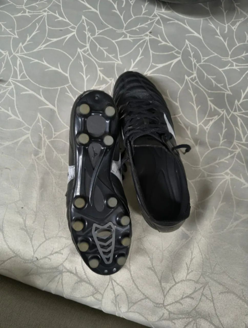 Chuteira Mizuno campo profissional tamanho 41 - Foto 2