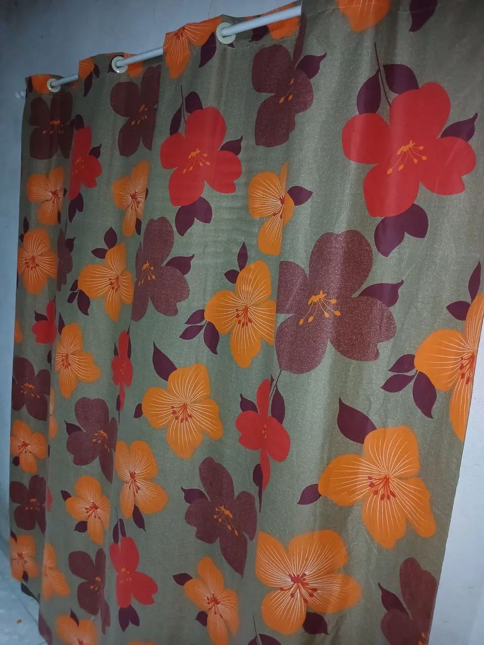 Cortinas varias estampas e varão 