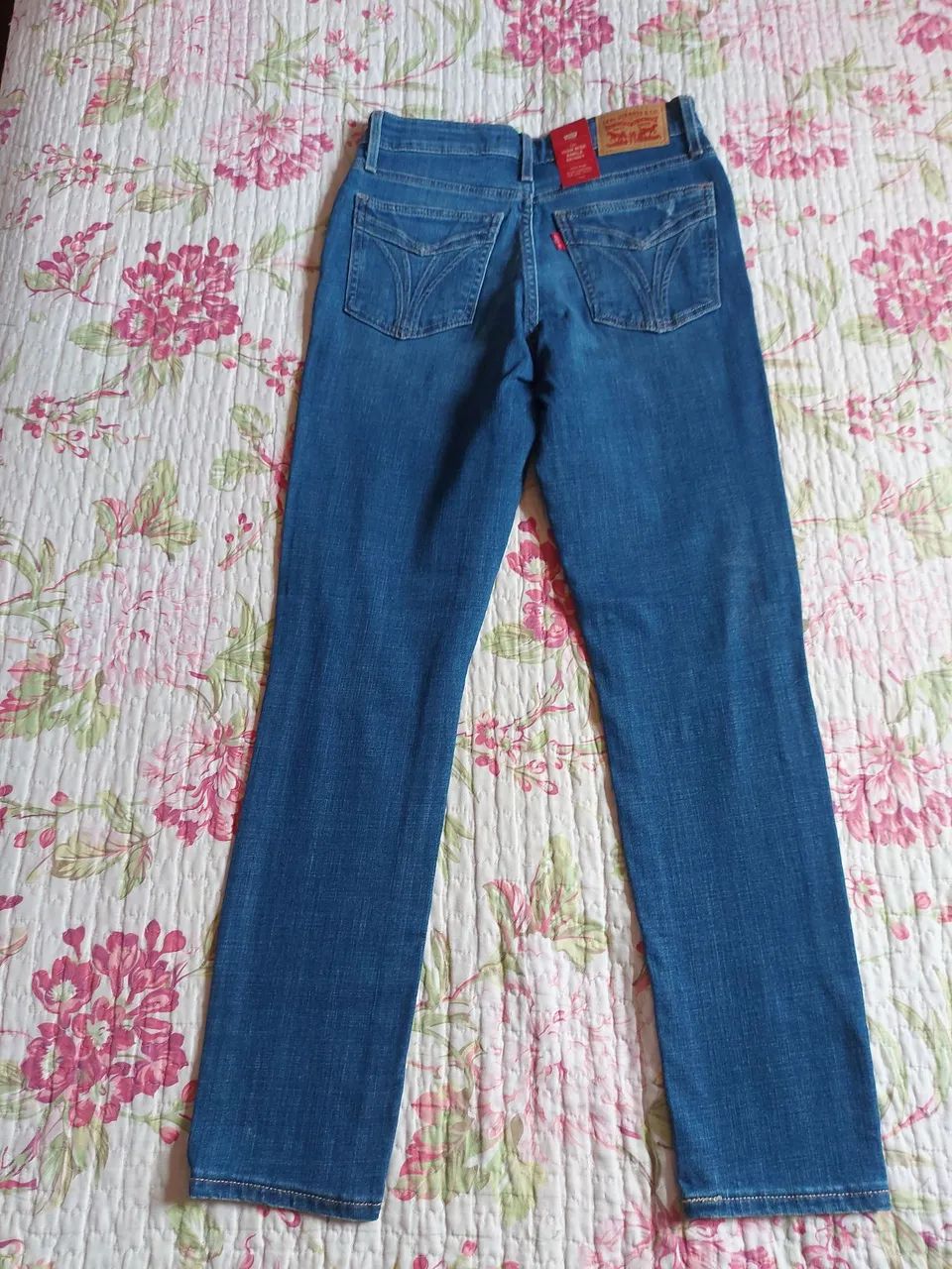 Calça jeans feminina Levi's  NOVA - Foto 2