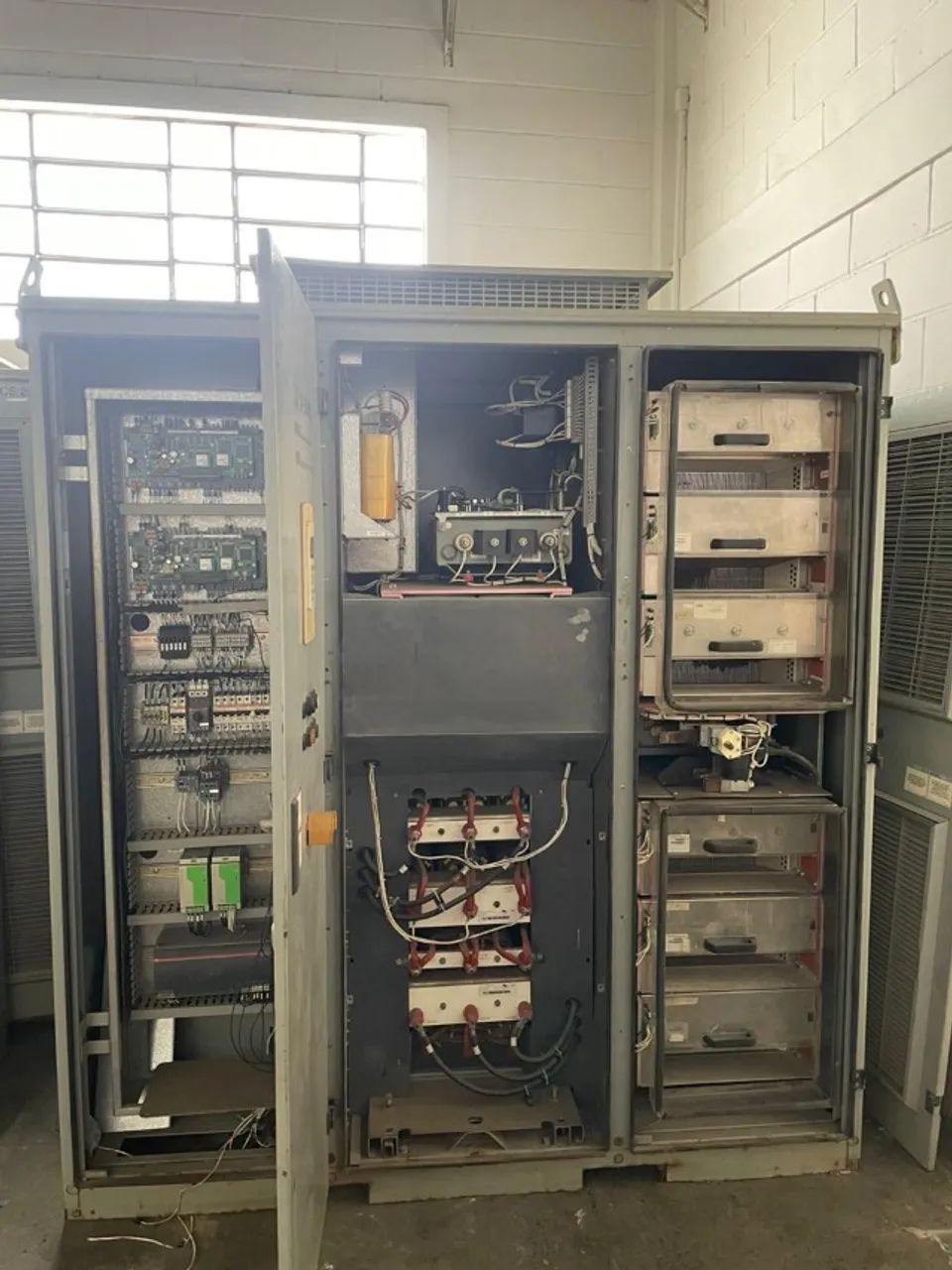 Inversor de média tensão ABB ACS2040 - 4160V - 1MVA - Foto 2