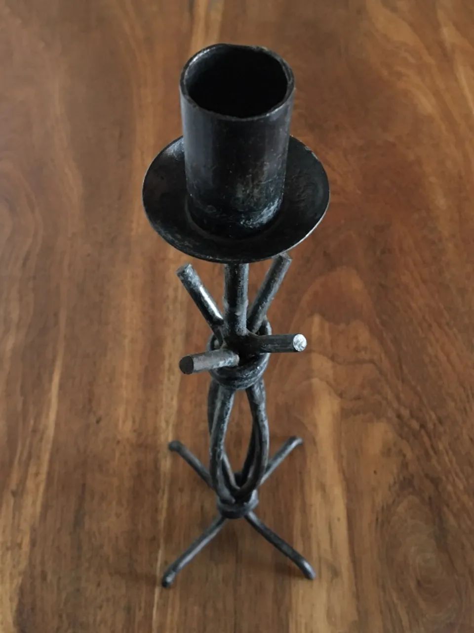 castiçal de ferro preto - Foto 2