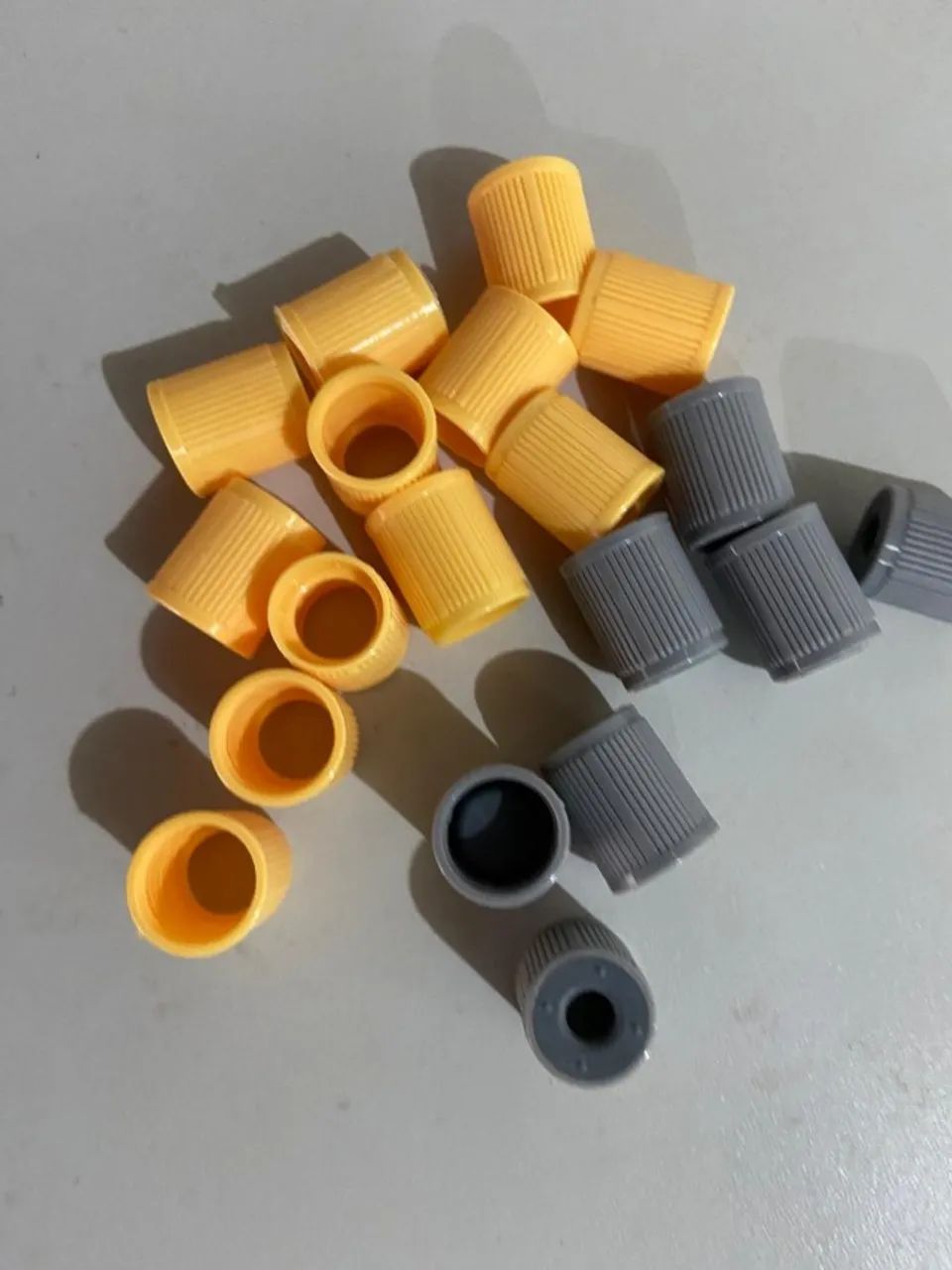 Moldes para injeção de tampas plásticas (de tubos de laboratorio) - Foto 2