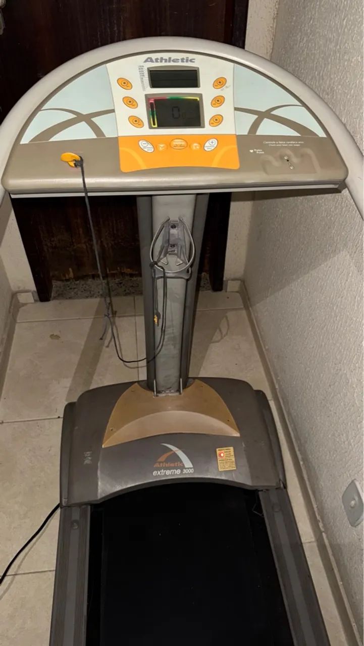 Esteira Athletic Extreme 3000 até 150 quilos - Foto 5