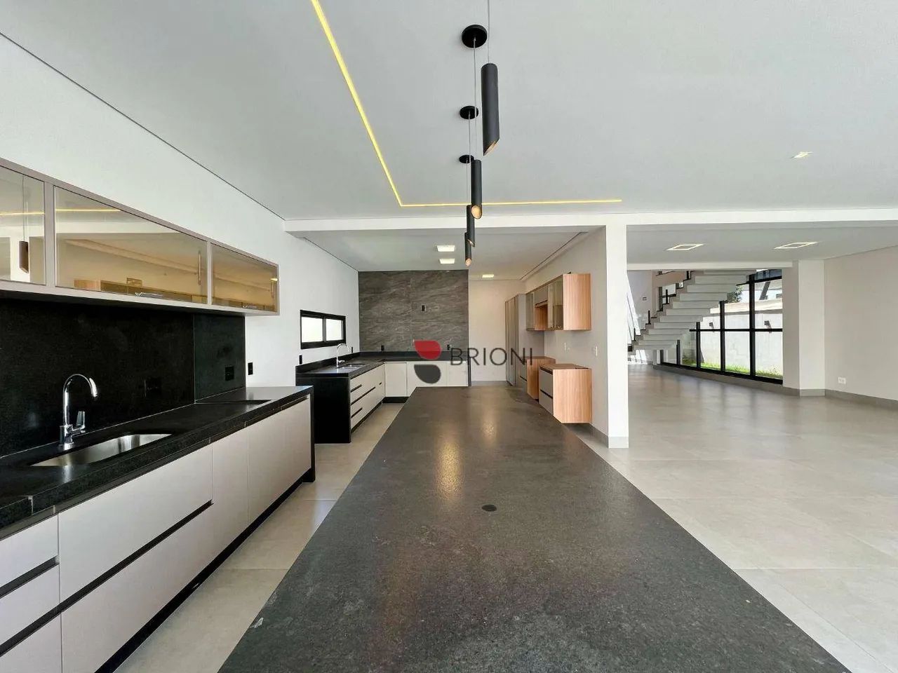 Casa sobrado alto padrão, com 353m², 4 quartos/suíte à venda em condomínio Alphaville, em - Foto 8