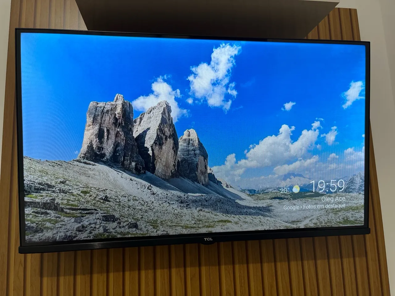 Smart TV TCL com tela impressionante