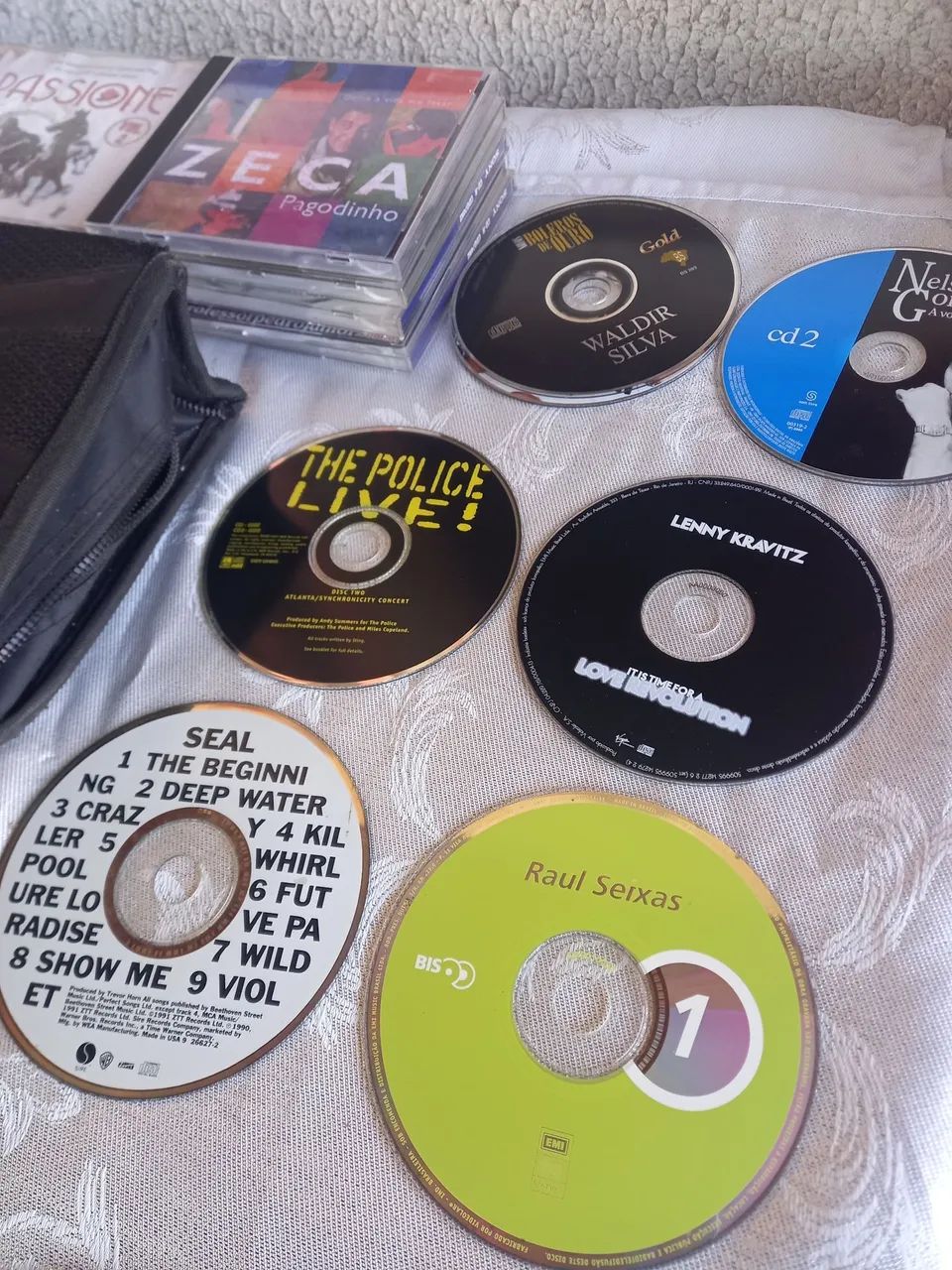 Lote de CDs Musicais + cases - Foto 2