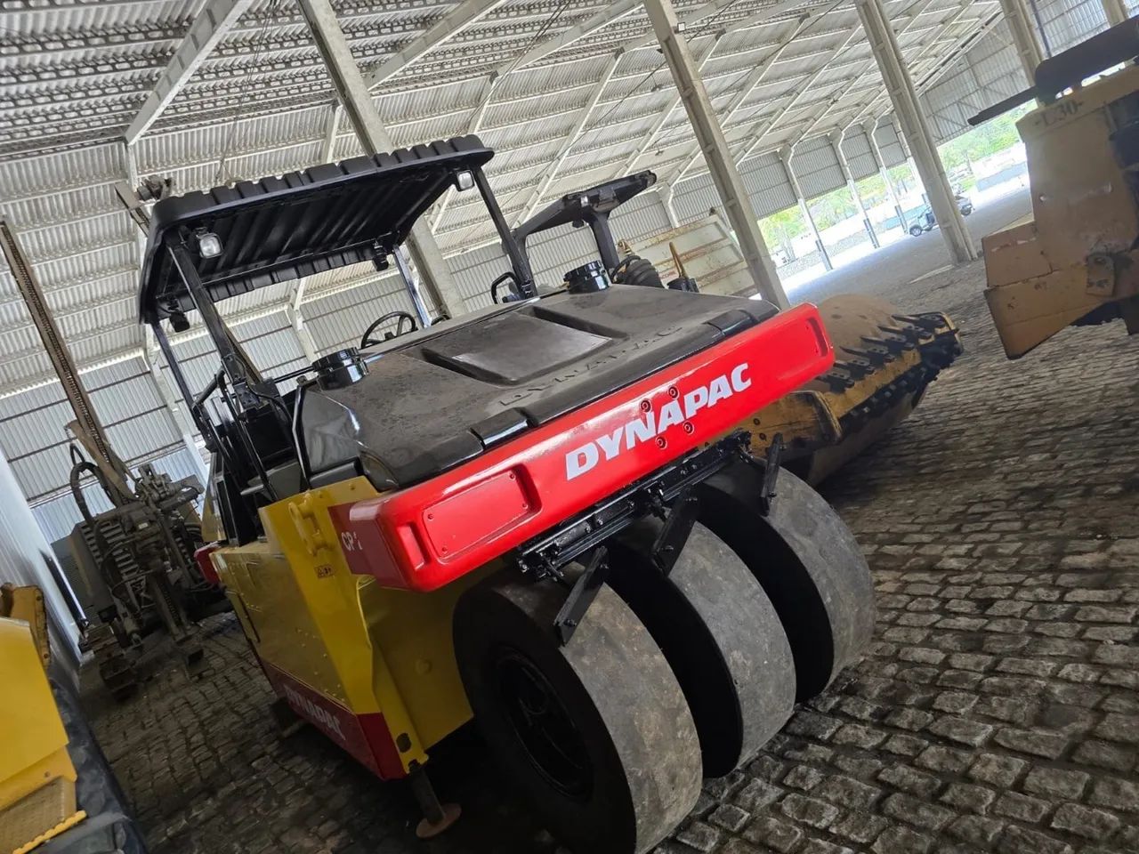 Rolo compactador Dynapac CP 224 - Foto 6