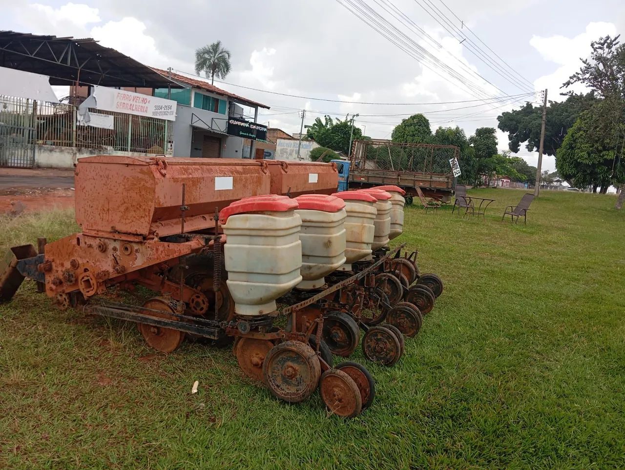 Plantadeira de grãos usada - Foto 2