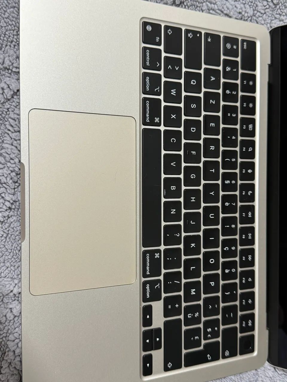 MacBook Air 2022 M2 - Foto 3