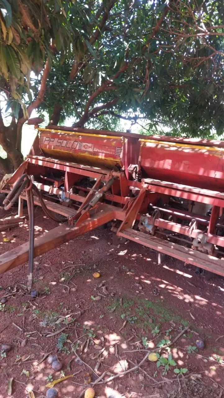Plantadeira Balden pra solo 6 linha hidráulica funcionando perfeitamente  - Foto 2