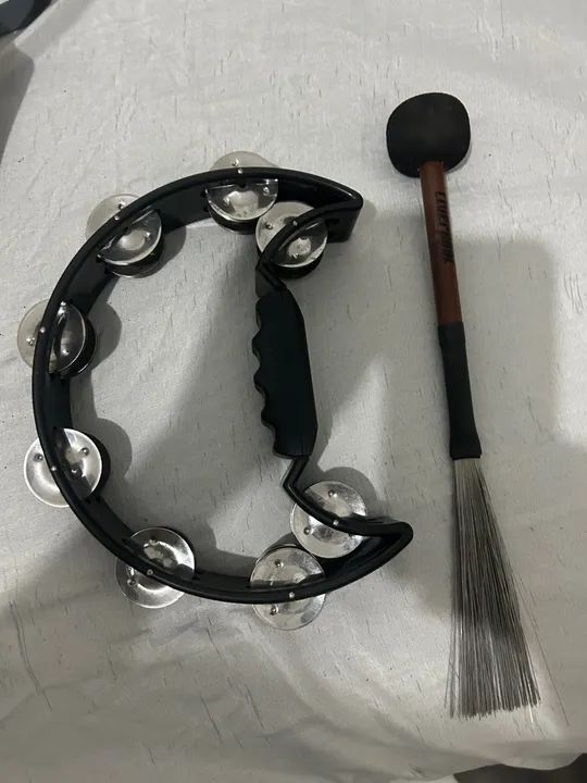 Meia lua e baqueta 