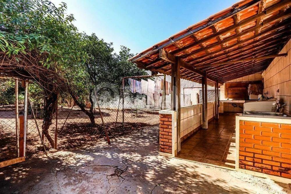 CASA COM VOCAÇÃO COMERCIAL- DOIS CÓRREGOS. - Foto 14