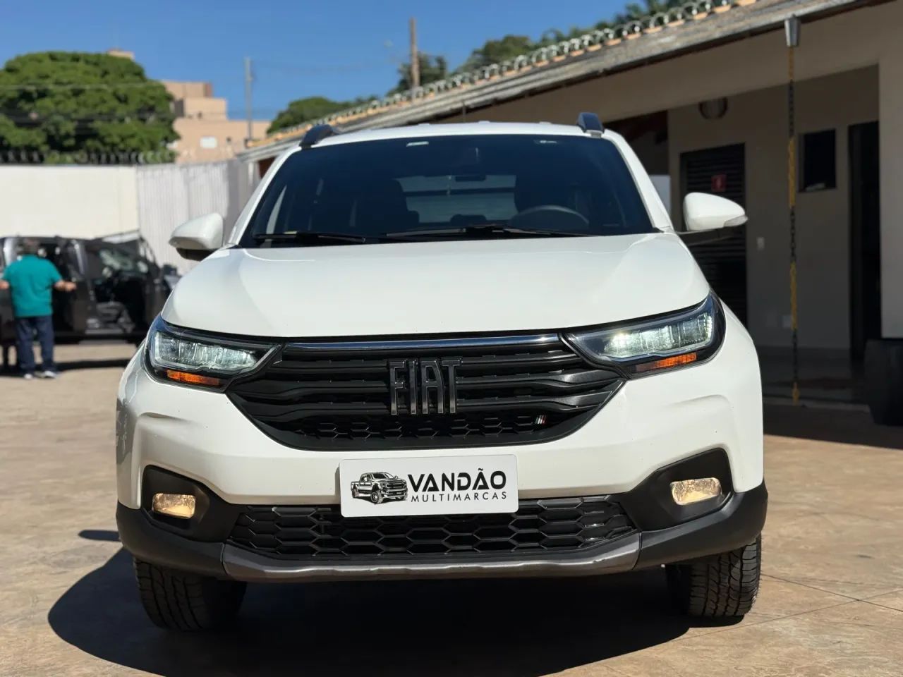FIAT STRADA 1.3 FIREFLY FLEX VOLCANO CD MANUAL BRANCO 2023 - Foto 2