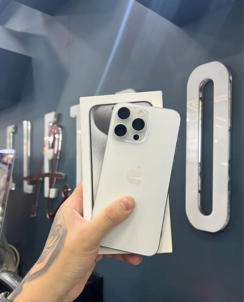 IPHONE 15 PRO MAX BRANCO 256 GB IMPECÁVEL 