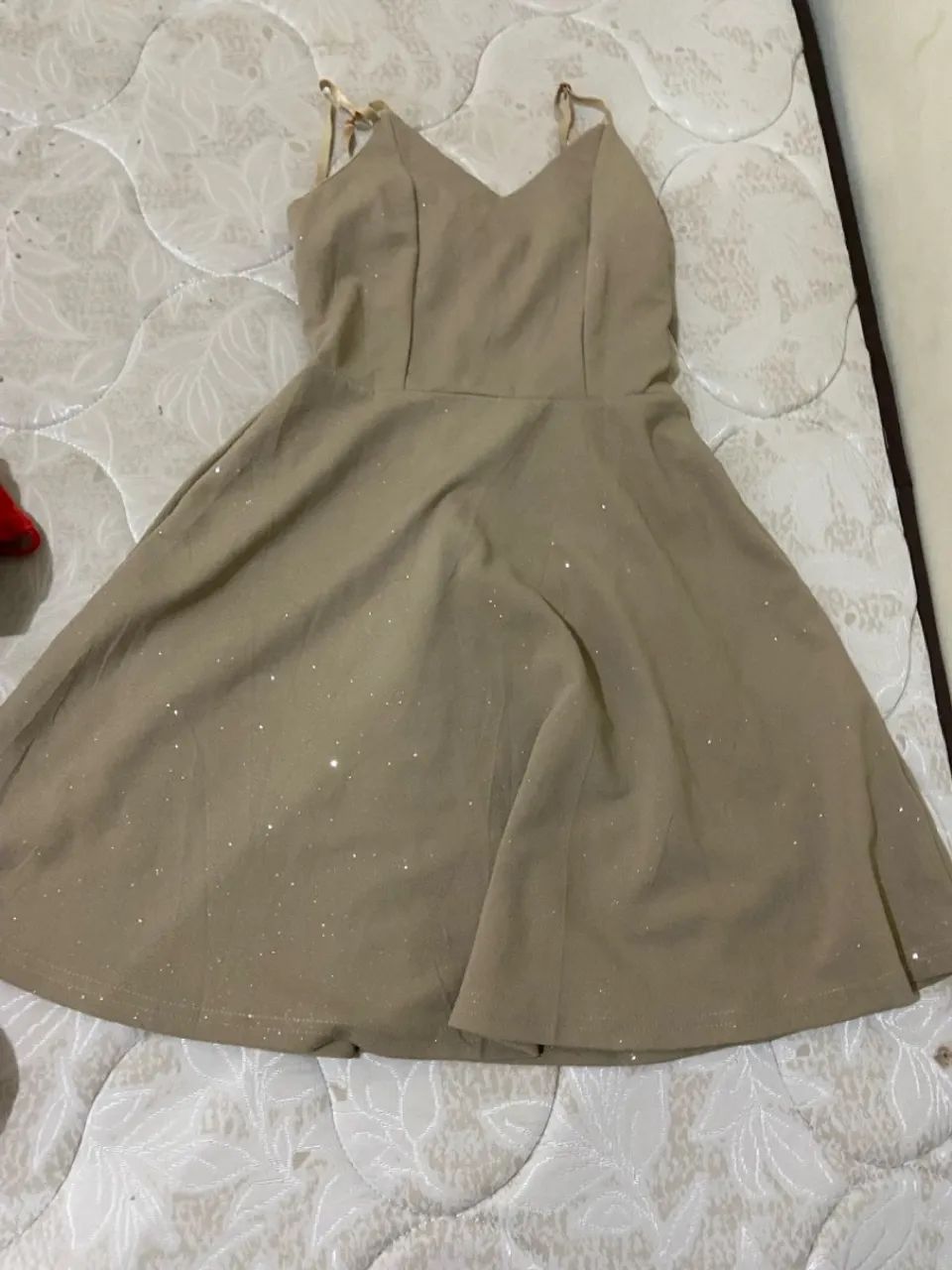 Vestido bege com forro e glúteo TAM M 