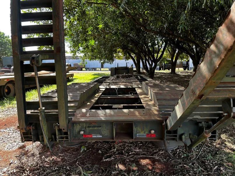 Carreta prancha para transporte de máquinas e equipamentos Randon 2 eixos - Foto 3