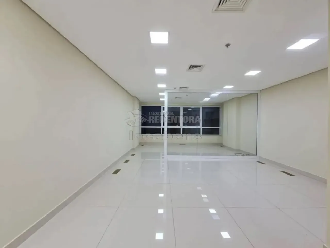 Sala Comercial com 46m² - Navarro Building