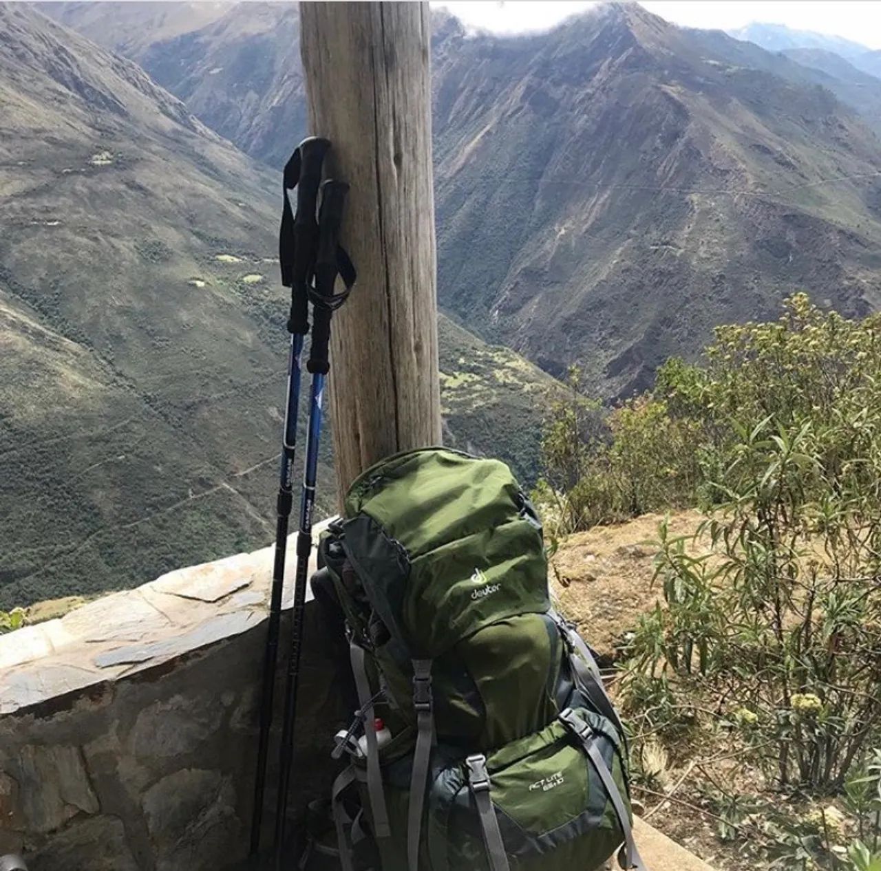 Mochila Deuter importada Act Lite 65+10 - Foto 4