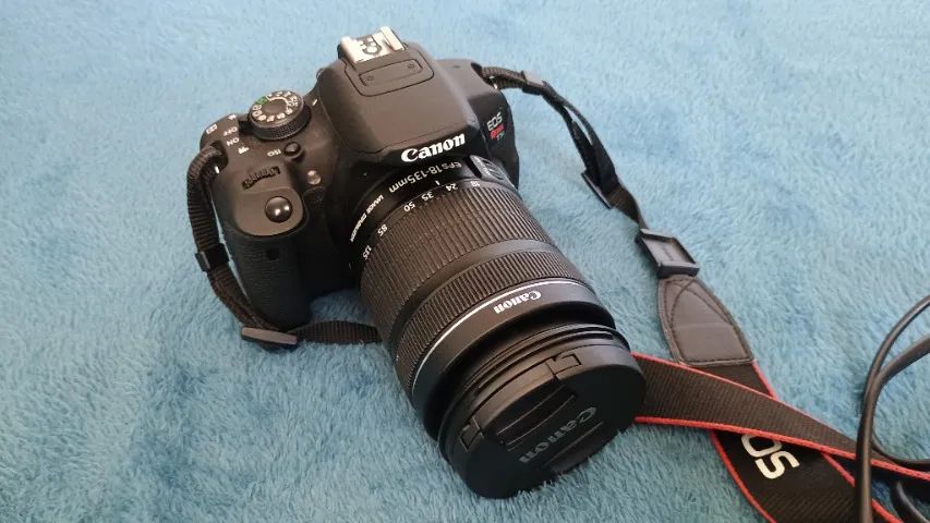 Câmera Canon T5i + Lente 18-135 com Bag de Luxo - Foto 2