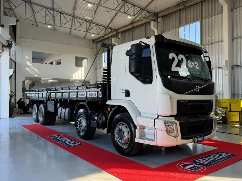 VOLVO VM 330 8X2 2022