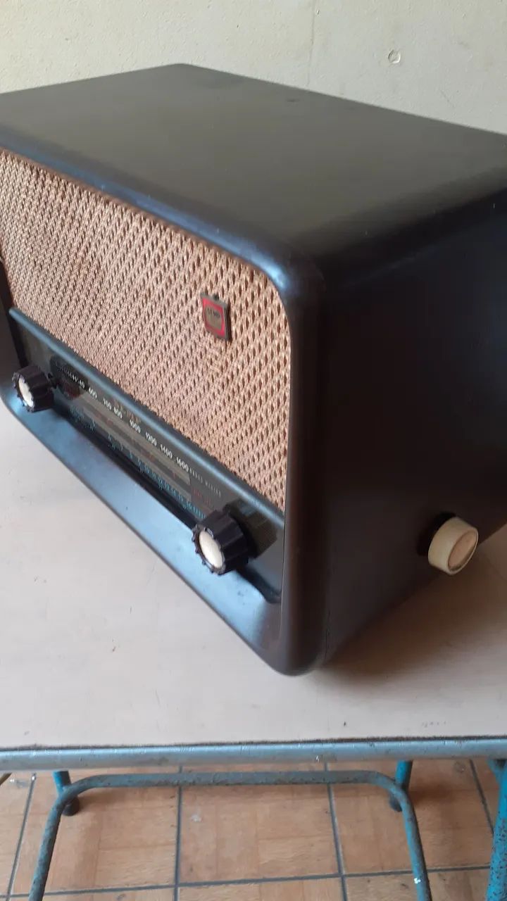 Rádio antigo valvulado SEMP ESTADO geral muito bom valvula com mau contato precionando fuc - Foto 2