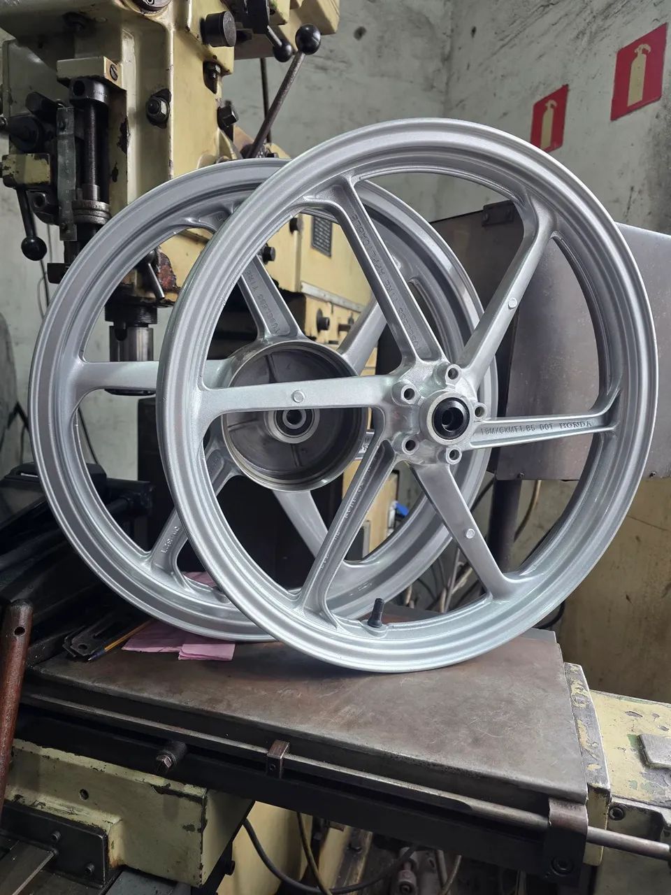 Roda titan sport 150 original honda