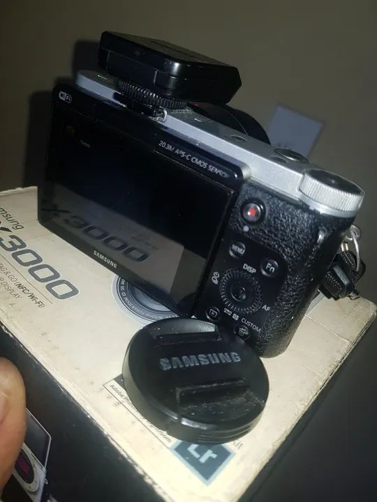 Camera Samsung NX3000<br>20.3mp/ wi-fi <br>Vai na caixa<br> - Foto 2