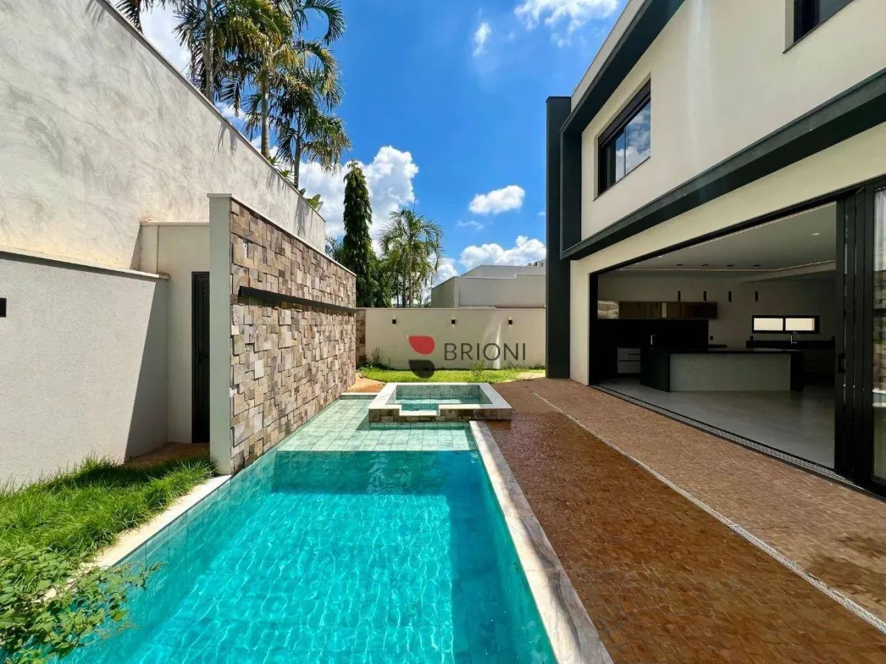 Casa sobrado alto padrão, com 353m², 4 quartos/suíte à venda em condomínio Alphaville, em - Foto 2