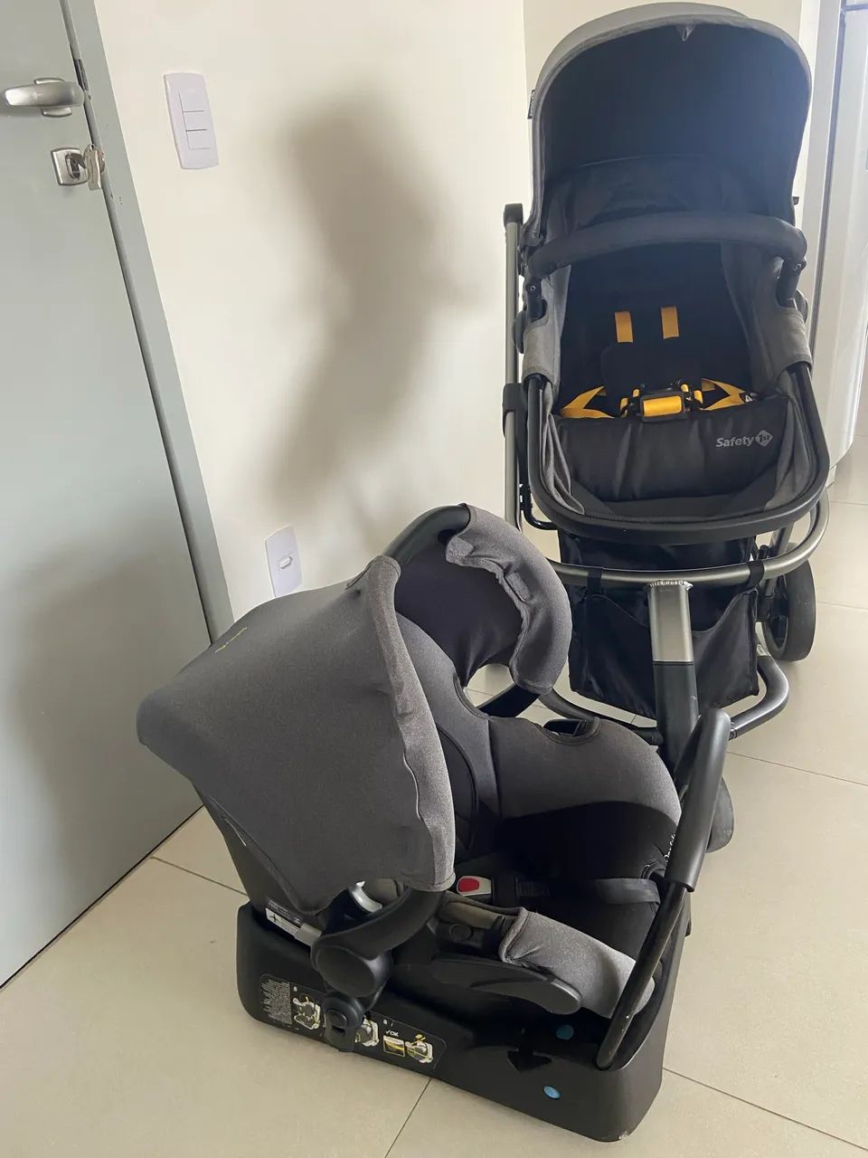 Carrinho de bebê com bebê conforto Safety 1st - Foto 5