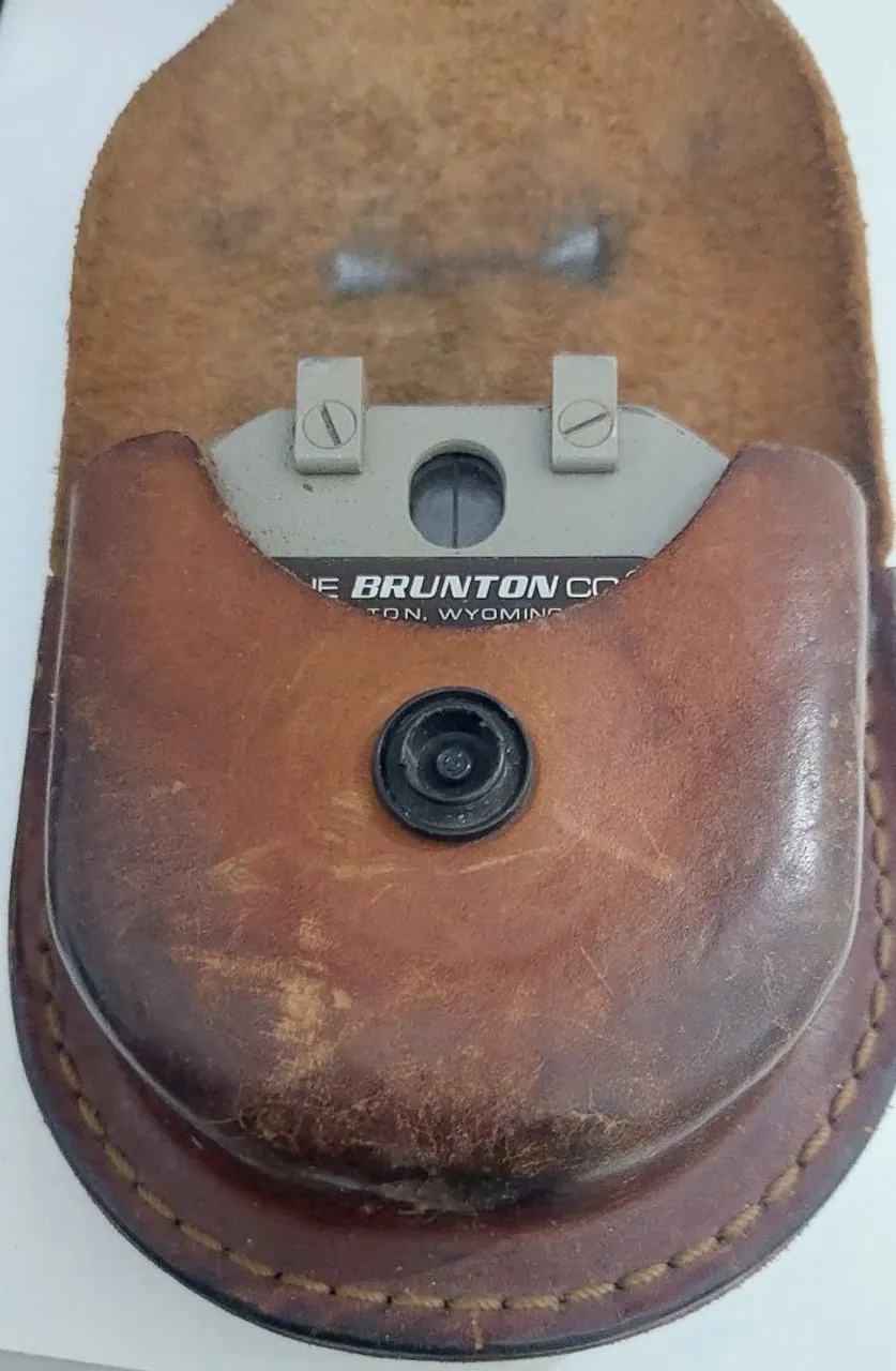 Bússola Brunton - Equipamento de Acampamento