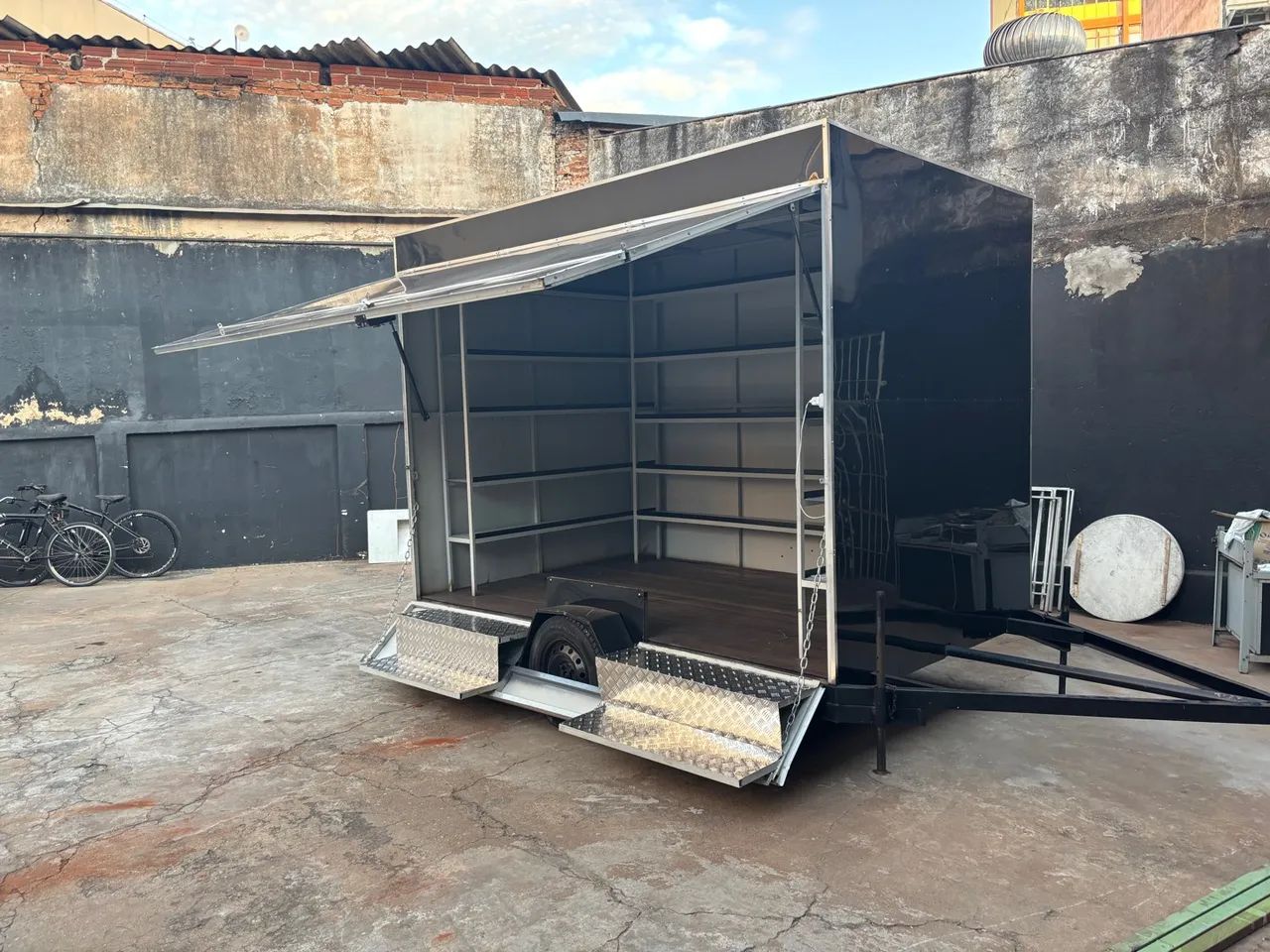 Trailer Multinegócios 3x2 Isolado - Foto 3