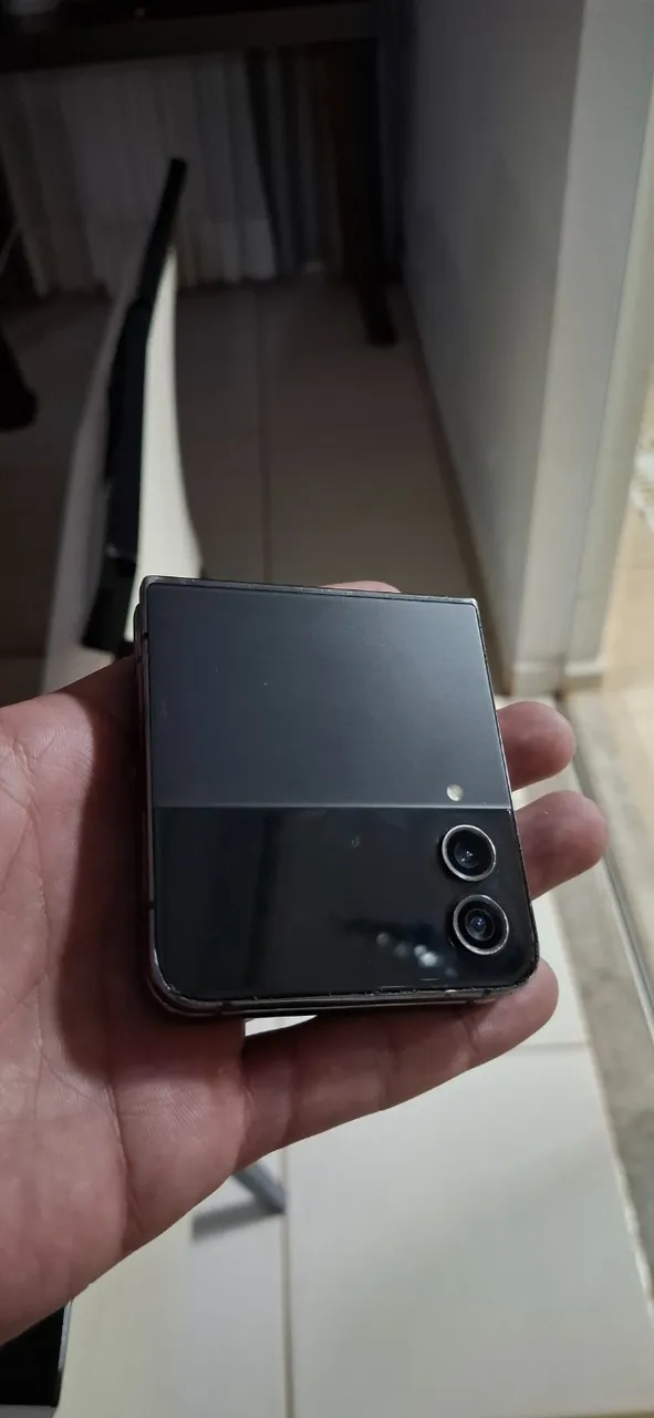 Z FLIP 4 128G USADO