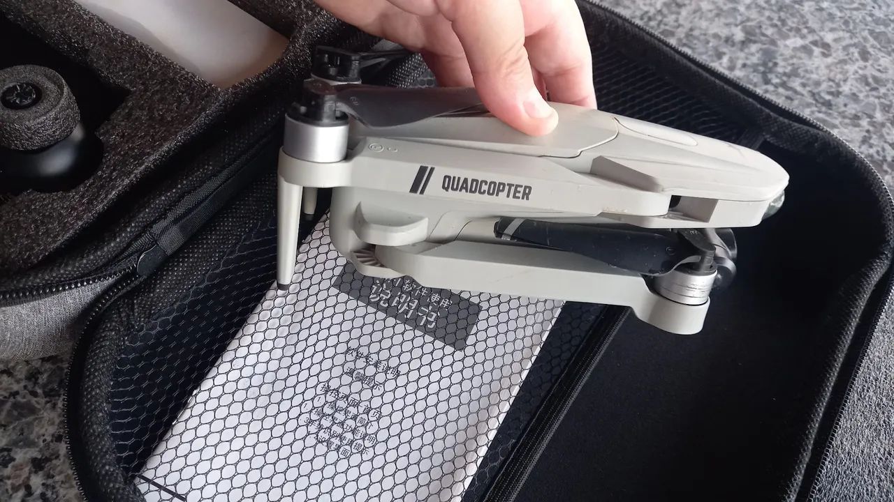 Vendo Drone KFPLAN KF102 com câmera e 1 bateria - Foto 2