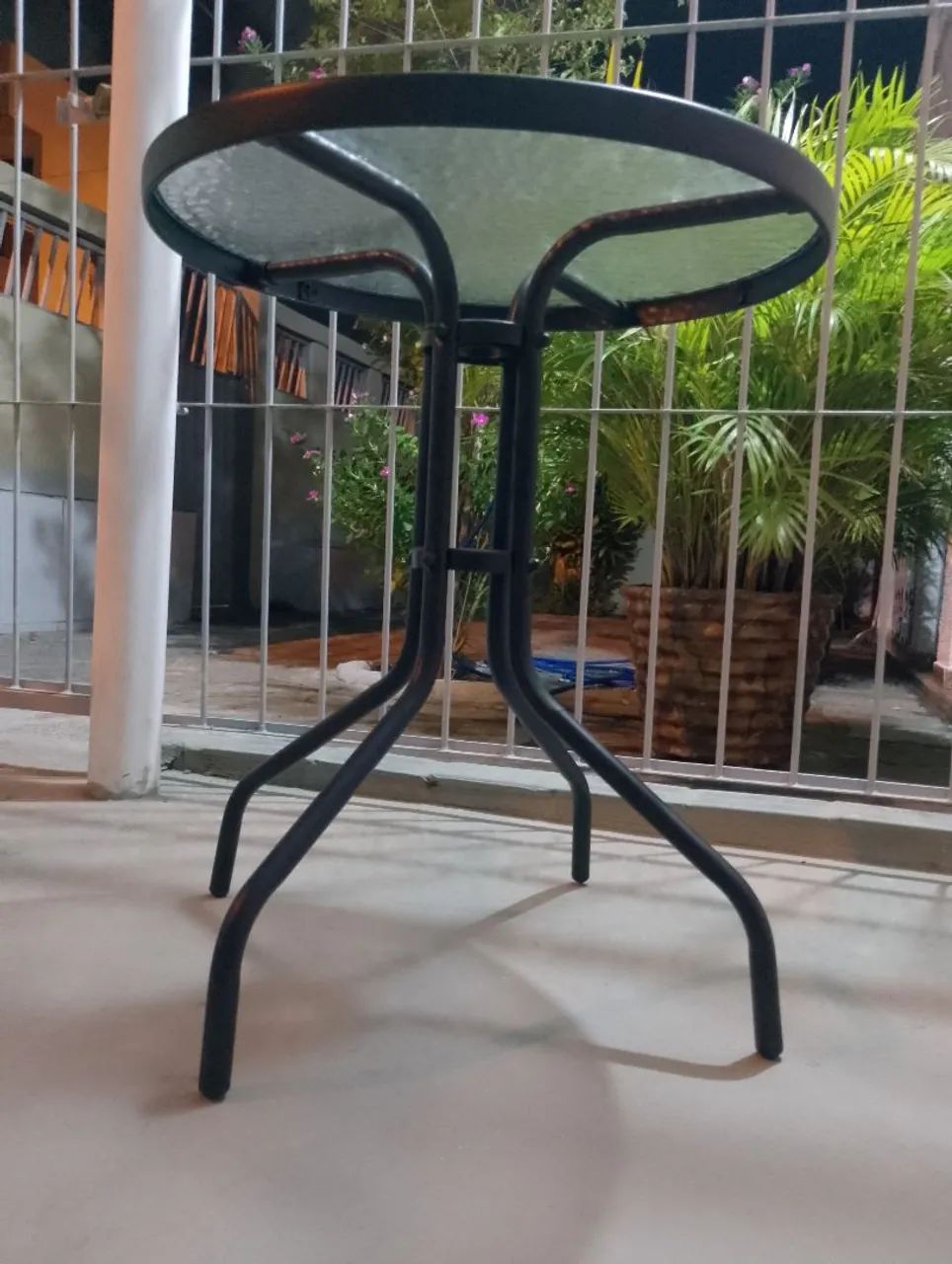 Mesa de Jardim em Ferro com Tampo de Vidro - Foto 2