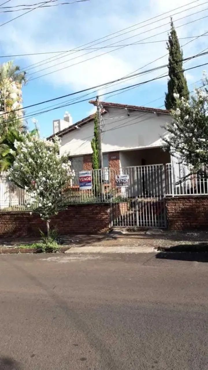 Casa 03 dorm - Rua Jesuíno de Arruda