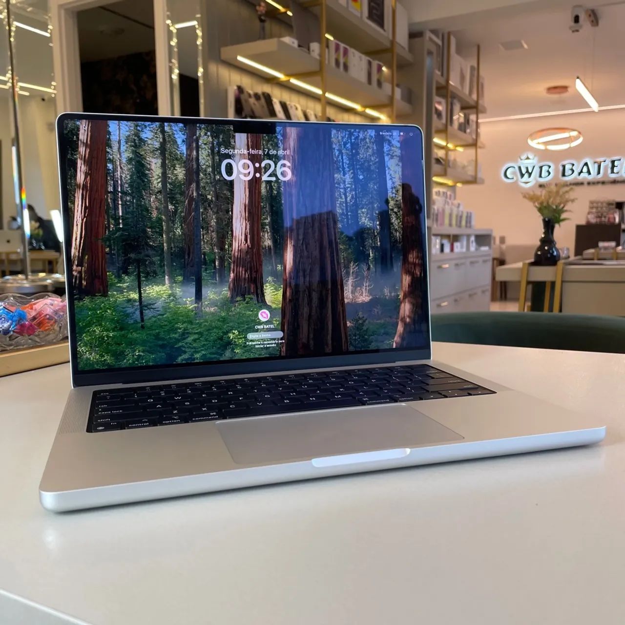 MacBook Pro 14