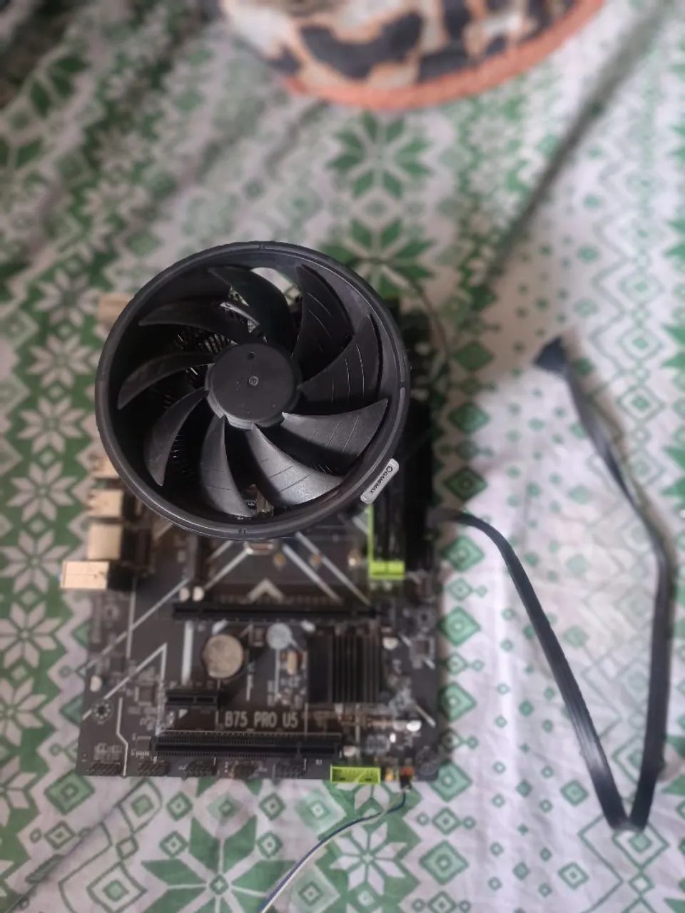 Placa Mãe lga1155 e processador i73770 + 2 pentes de 8gb ram