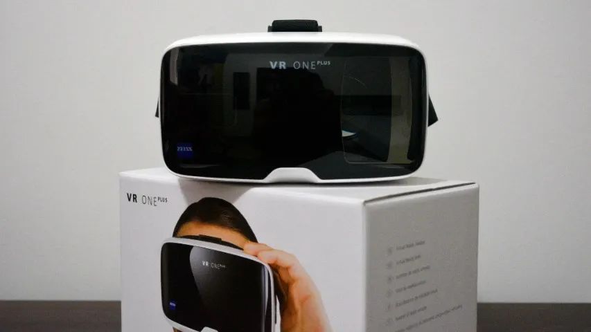 Óculos Realidade Virtual Zeiss VR One Plus - Novo